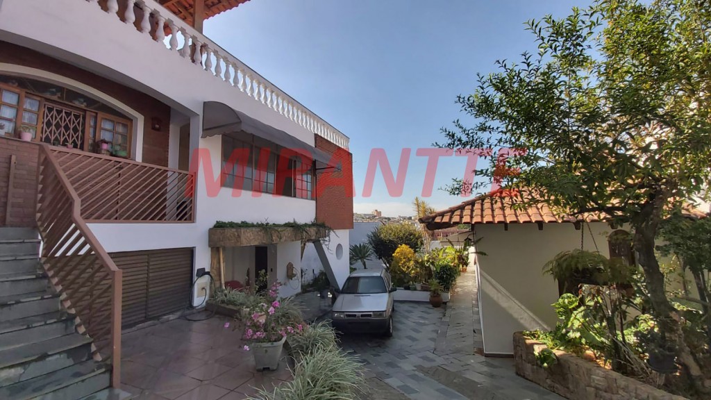 Sobrado de 260m² com 3 quartos em Limão