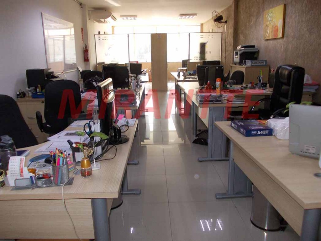 Comercial de 150m² em Água Fria