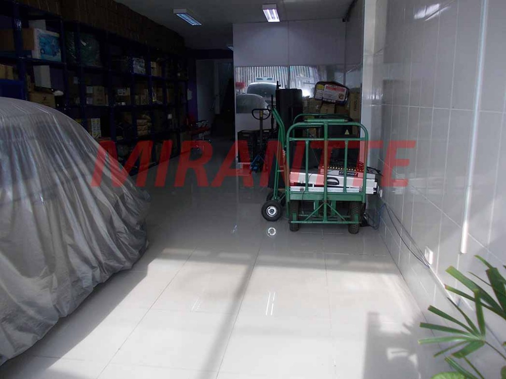 Comercial de 150m² em Água Fria
