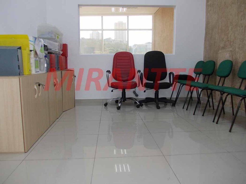 Comercial de 150m² em Água Fria
