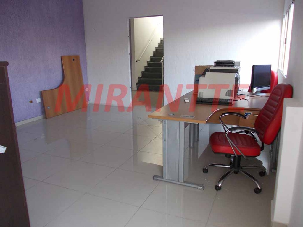 Comercial de 150m² em Água Fria