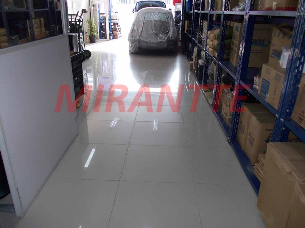 Comercial de 150m² em Água Fria