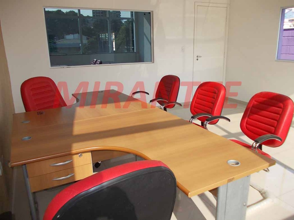 Comercial de 150m² em Água Fria