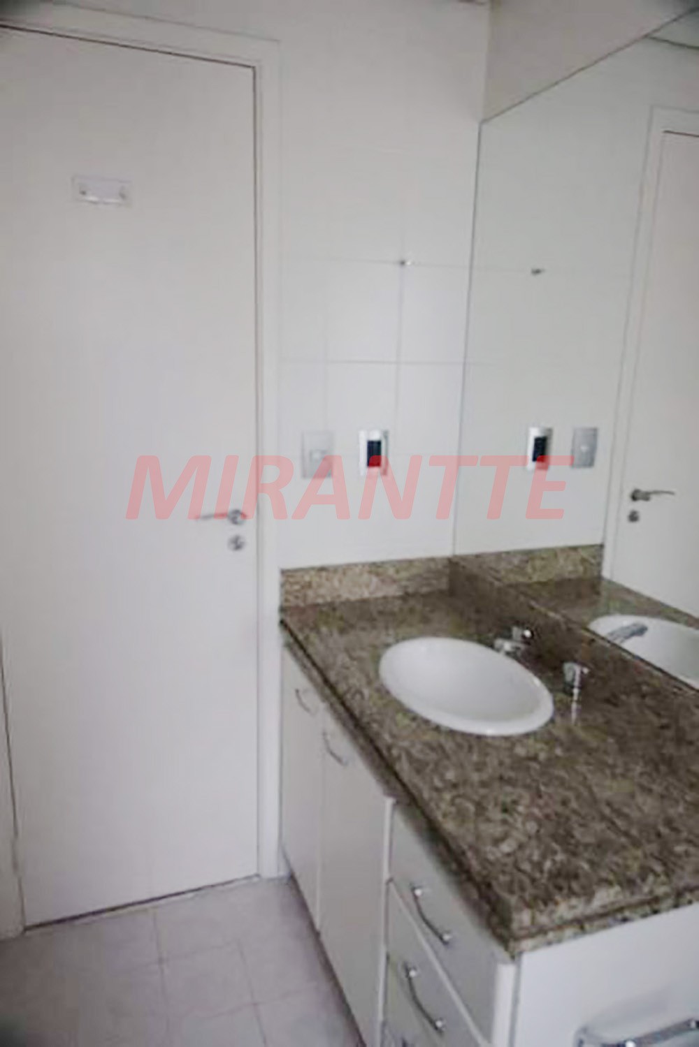 Apartamento de 65m² com 2 quartos em Moema