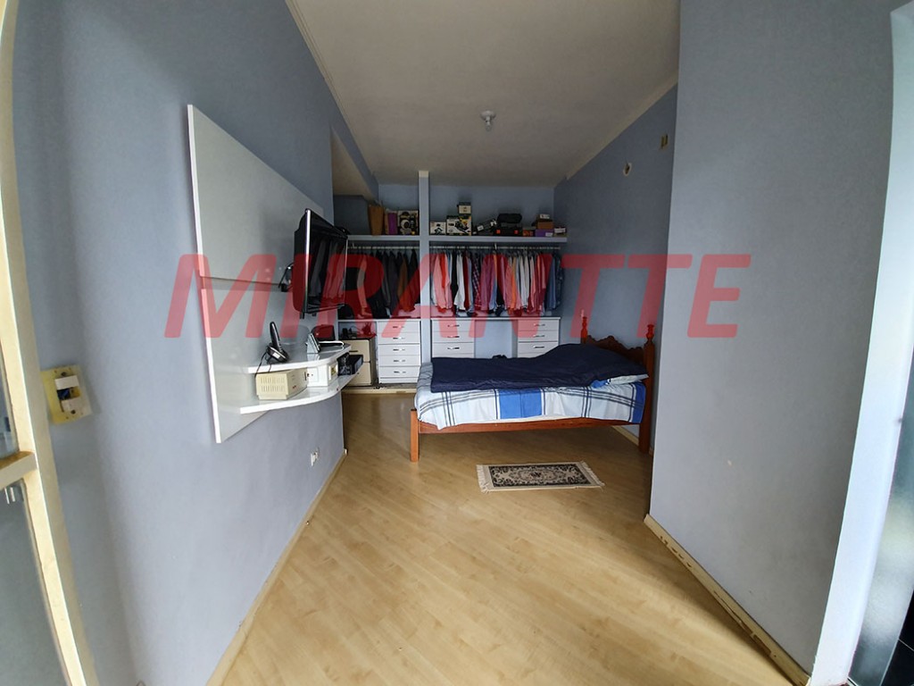 Sobrado de 270m² com 4 quartos em Serra Da Cantareira