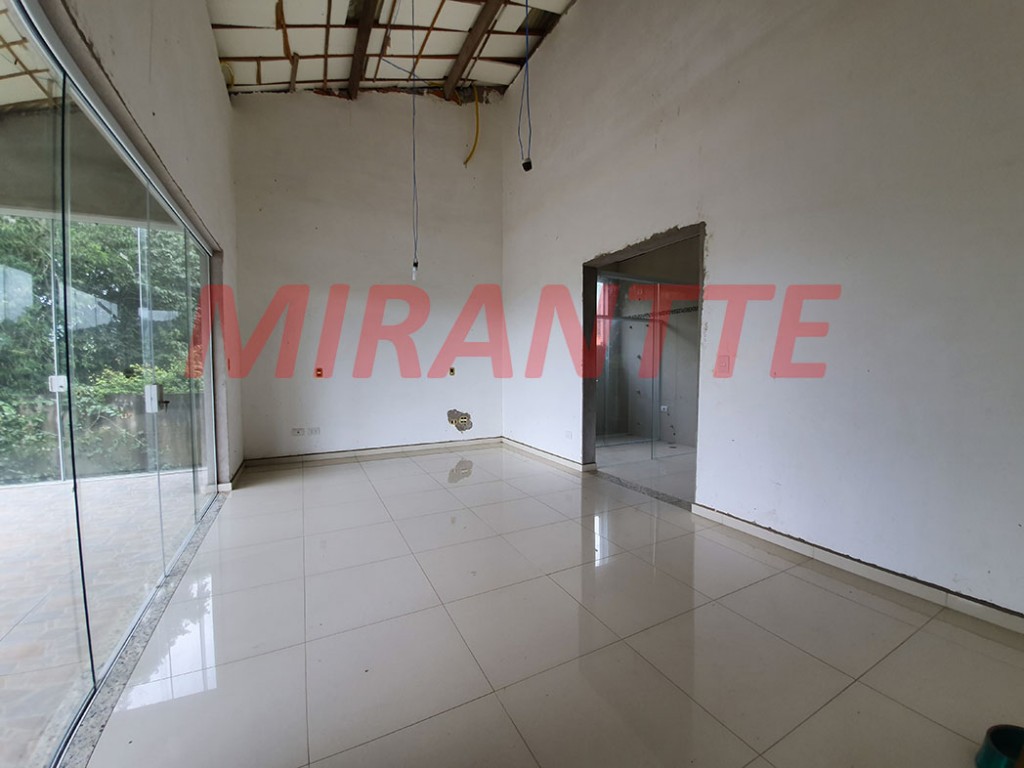 Sobrado de 270m² com 4 quartos em Serra Da Cantareira