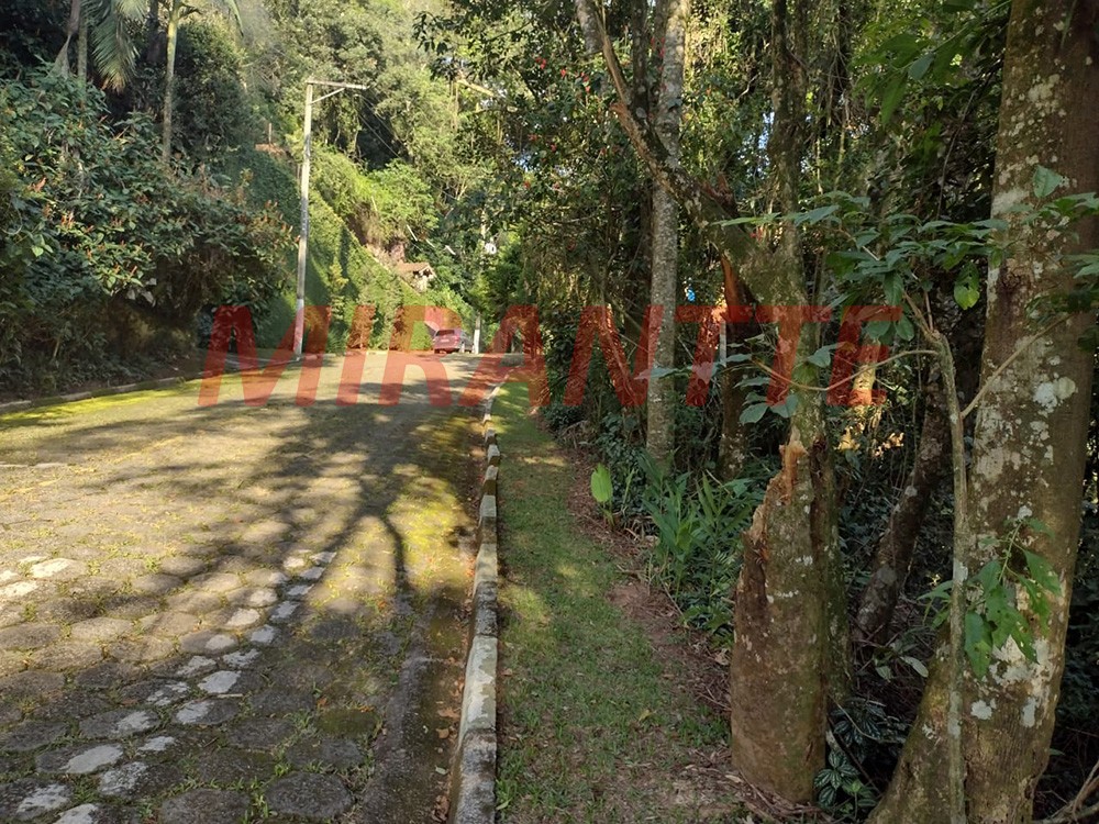 Terreno de 996m² em Serra Da Cantareira