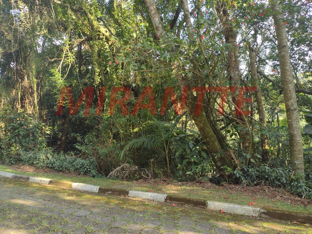 Terreno de 996m² em Serra Da Cantareira