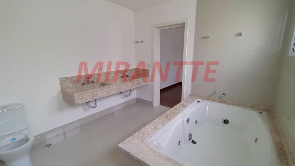 Sobrado de 430m² com 4 quartos em Alphaville