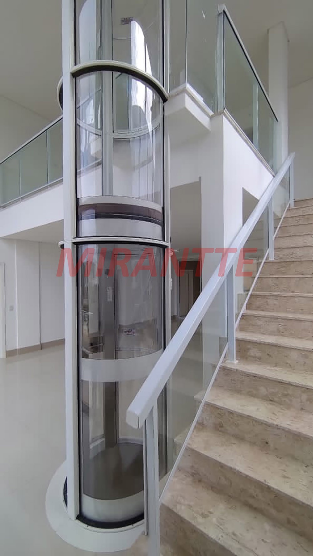 Sobrado de 430m² com 4 quartos em Alphaville