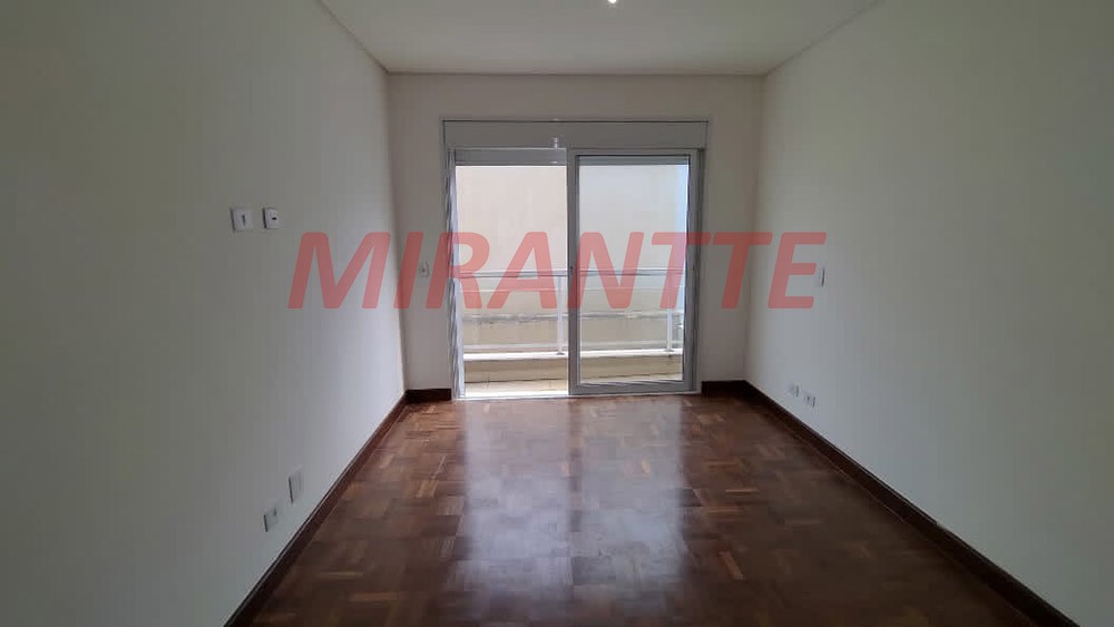 Sobrado de 430m² com 4 quartos em Alphaville