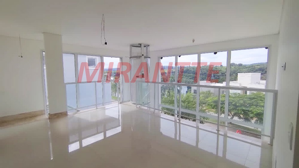 Sobrado de 430m² com 4 quartos em Alphaville