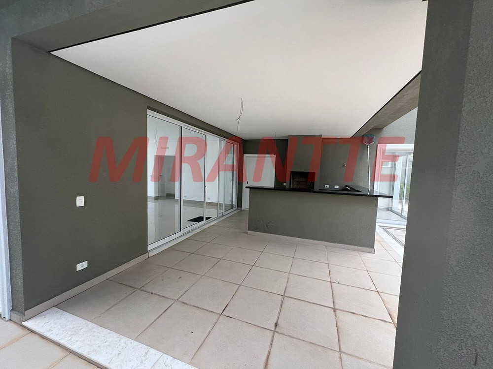 Sobrado de 430m² com 4 quartos em Alphaville