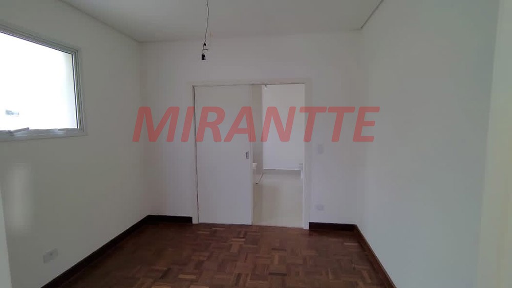 Sobrado de 430m² com 4 quartos em Alphaville