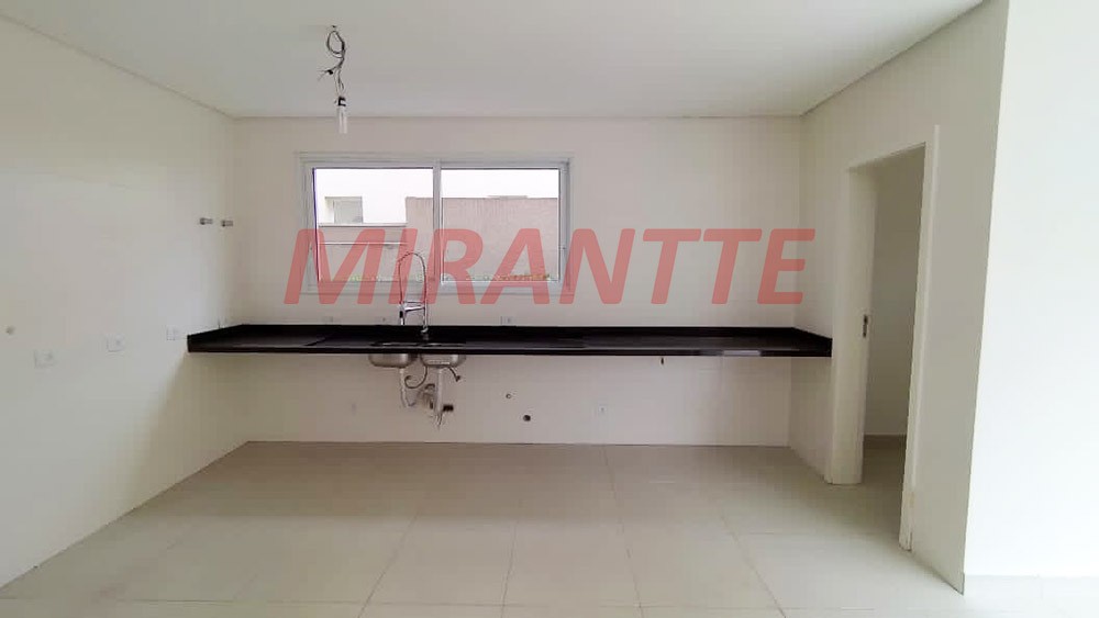 Sobrado de 430m² com 4 quartos em Alphaville