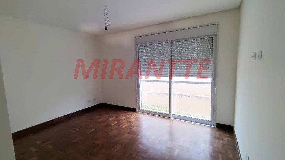 Sobrado de 430m² com 4 quartos em Alphaville