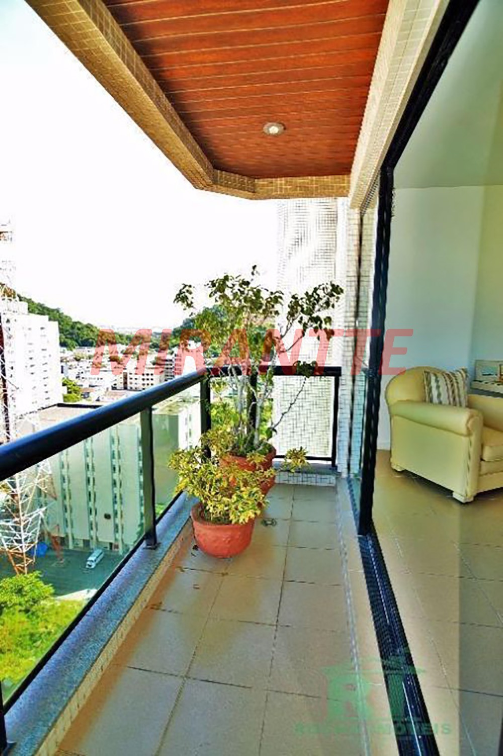 Cobertura duplex de 214m² com 4 quartos em Pitangueiras