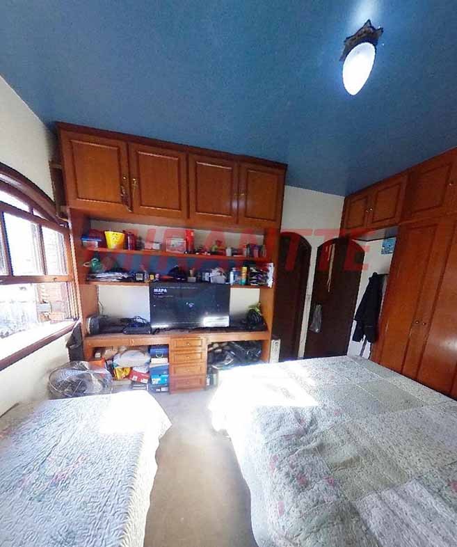 Sobrado de 320m² com 3 quartos em Santa Teresinha