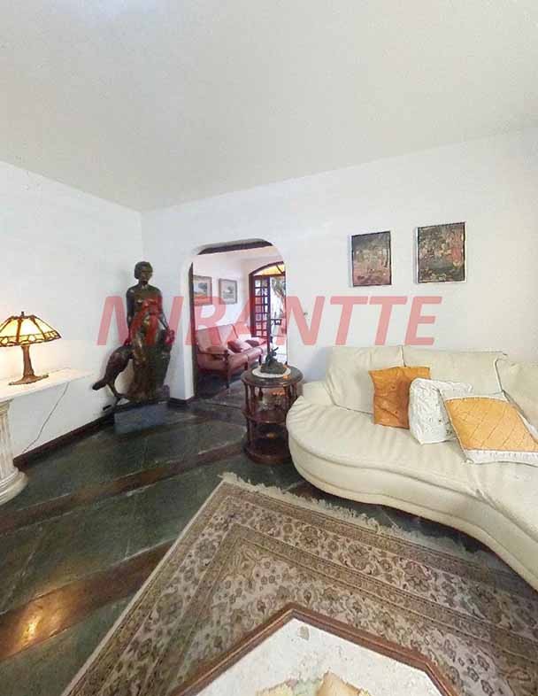 Sobrado de 320m² com 3 quartos em Santa Teresinha