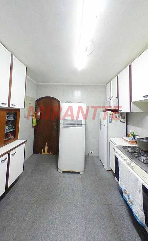 Sobrado de 320m² com 3 quartos em Santa Teresinha