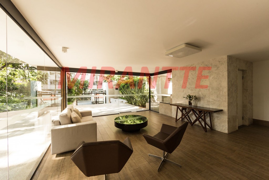 Apartamento de 240m² com 4 quartos em Higienópolis