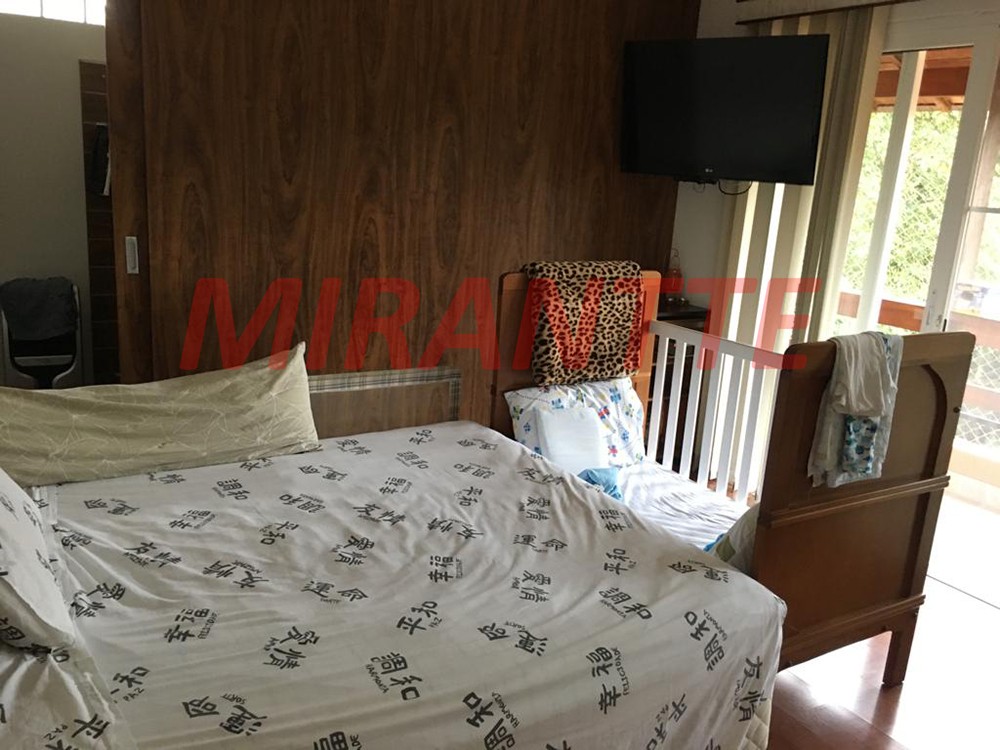 Sobrado de 360m² com 3 quartos em Serra da Cantareira