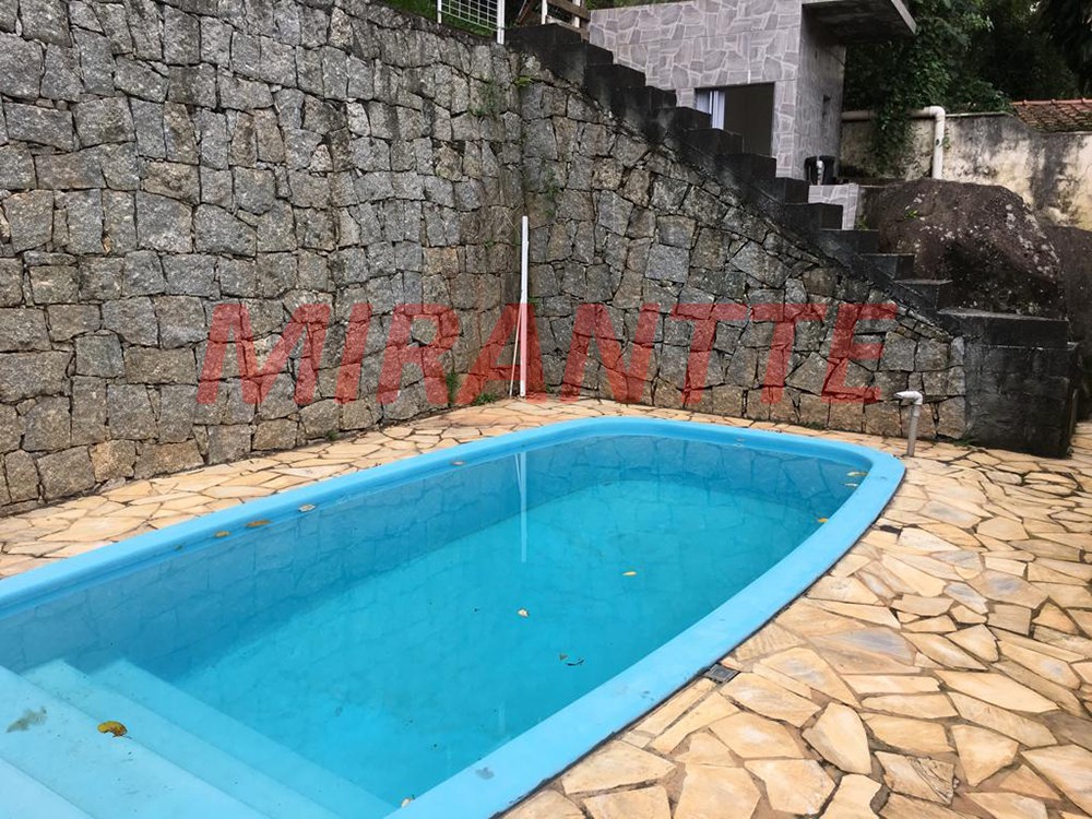 Sobrado de 360m² com 3 quartos em Serra da Cantareira