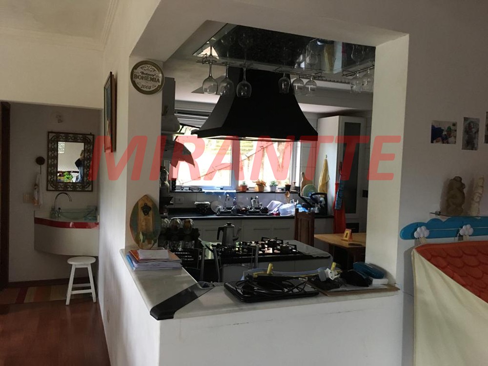 Sobrado de 360m² com 3 quartos em Serra da Cantareira