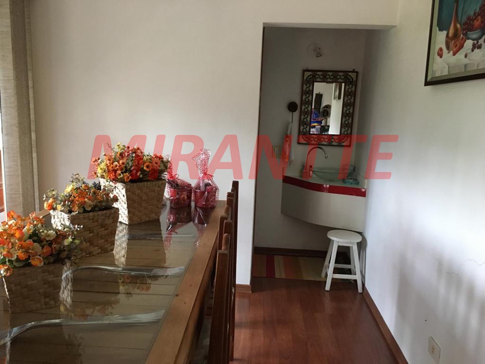 Sobrado de 360m² com 3 quartos em Serra da Cantareira
