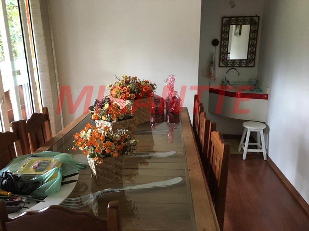 Sobrado de 360m² com 3 quartos em Serra da Cantareira