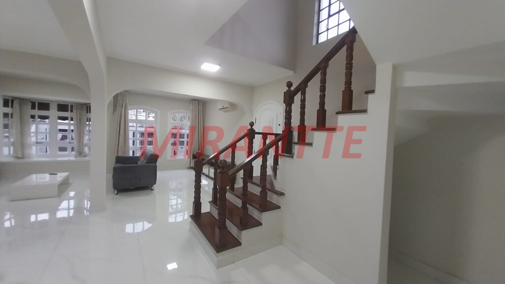 Sobrado de 298m² com 3 quartos em Bortolândia