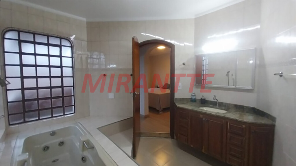 Sobrado de 298m² com 3 quartos em Bortolândia