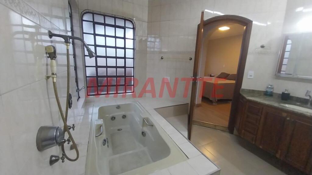 Sobrado de 298m² com 3 quartos em Bortolândia