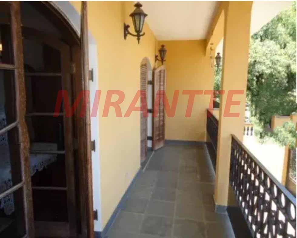 Sobrado de 230m² com 6 quartos em Parque Sao Domingos