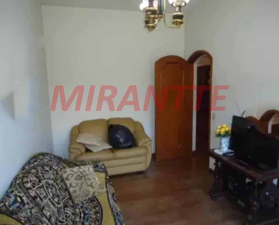 Sobrado de 230m² com 6 quartos em Parque Sao Domingos