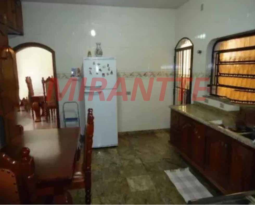 Sobrado de 230m² com 6 quartos em Parque Sao Domingos