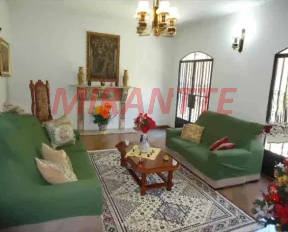 Sobrado de 230m² com 6 quartos em Parque Sao Domingos