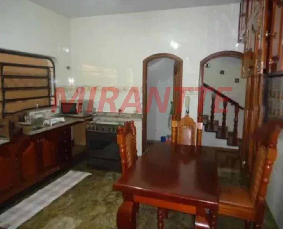 Sobrado de 230m² com 6 quartos em Parque Sao Domingos