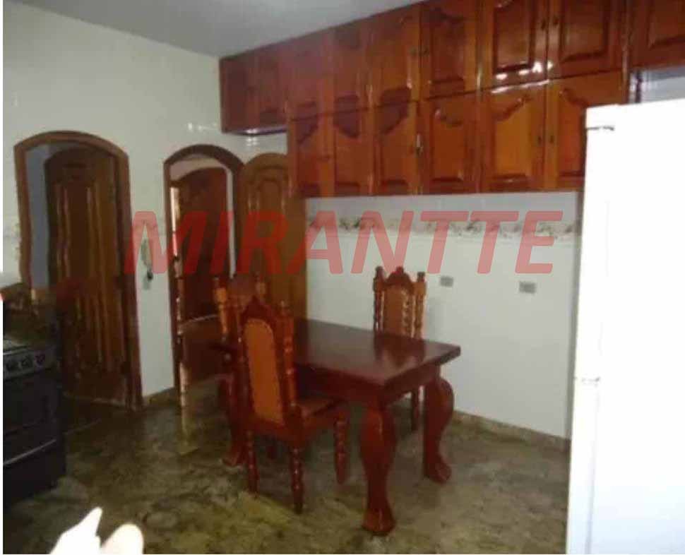 Sobrado de 230m² com 6 quartos em Parque Sao Domingos