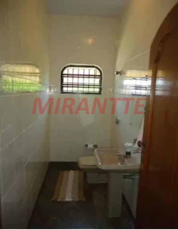 Sobrado de 230m² com 6 quartos em Parque Sao Domingos