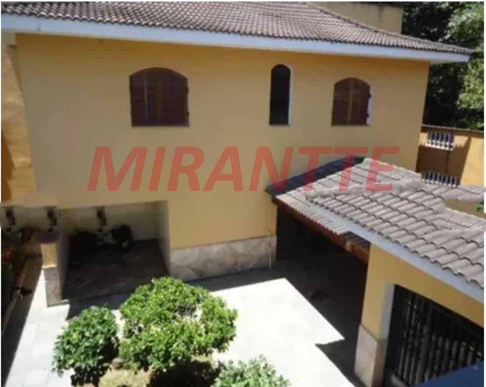 Sobrado de 230m² com 6 quartos em Parque Sao Domingos