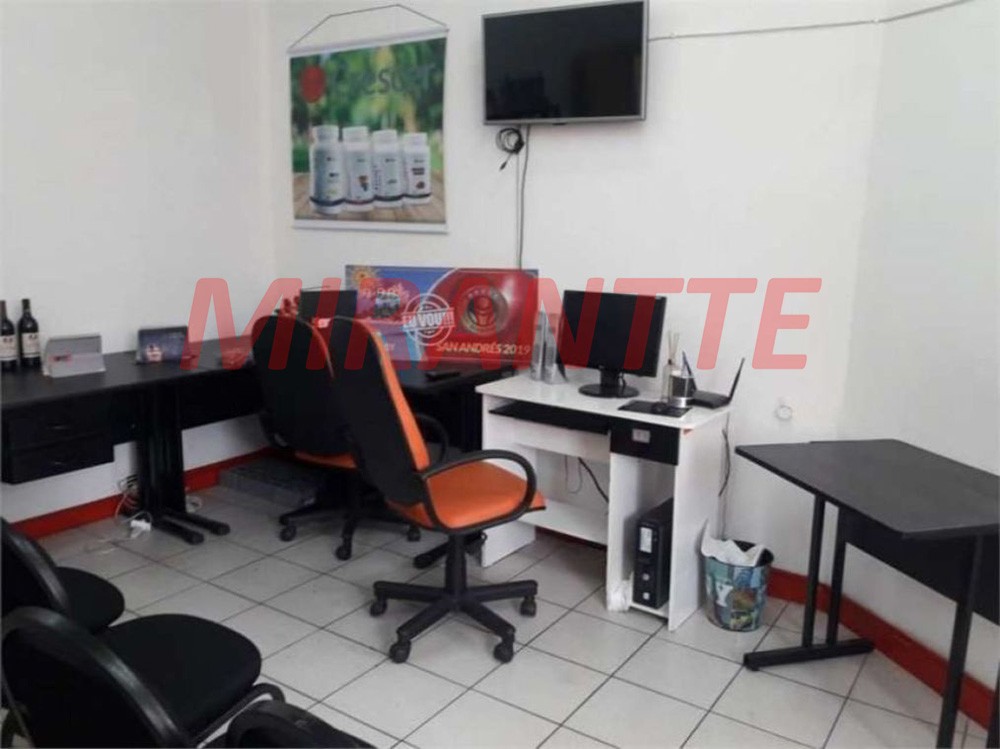 Comercial de 770m² em Santana