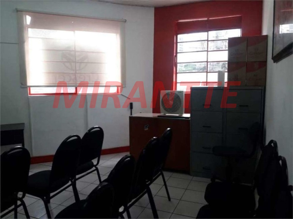 Comercial de 770m² em Santana