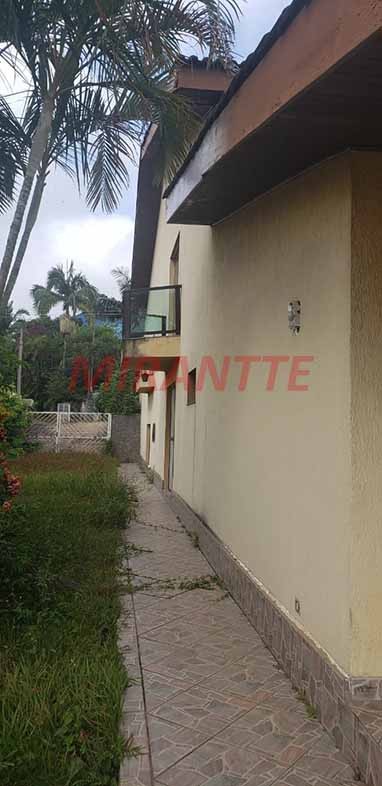 Sobrado de 550m² com 6 quartos em Arujazinho