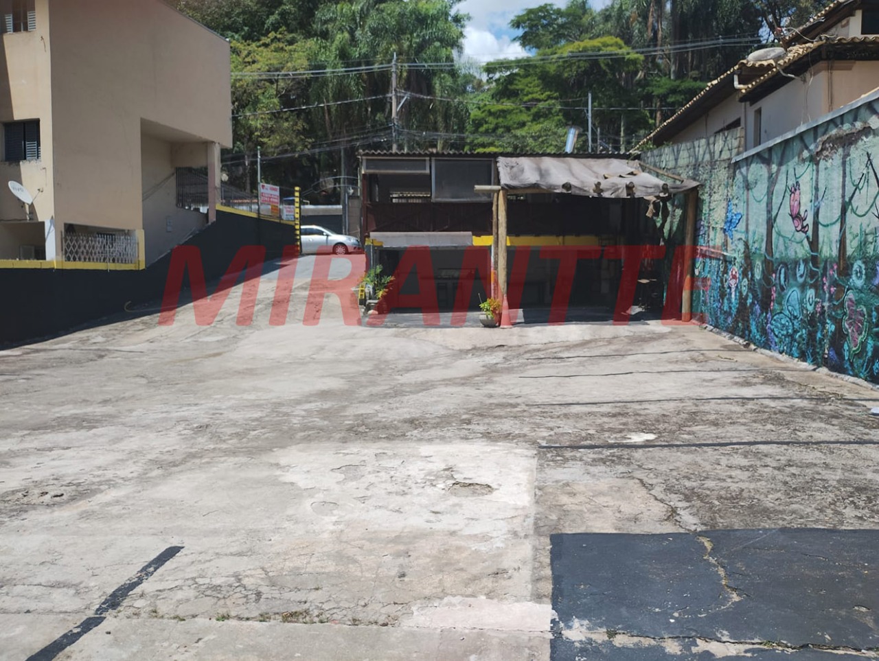 Terreno de 528m² em Horto Florestal