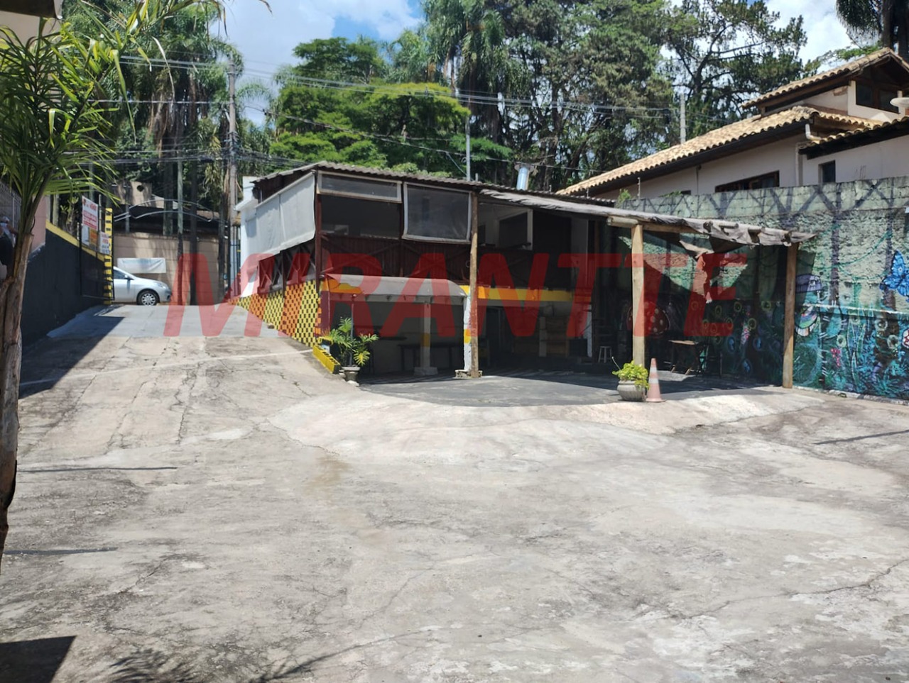 Terreno de 528m² em Horto Florestal