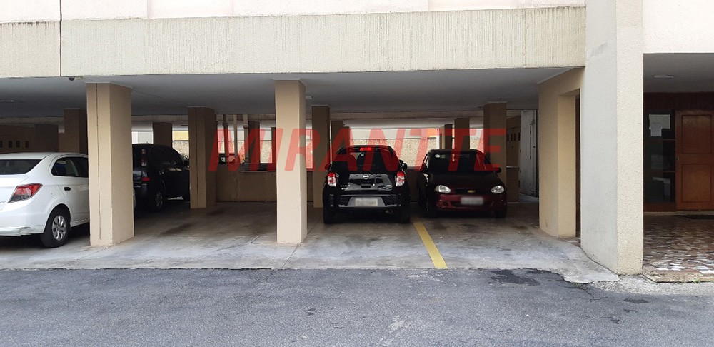 Apartamento com 3 quartos em Casa Verde Baixa