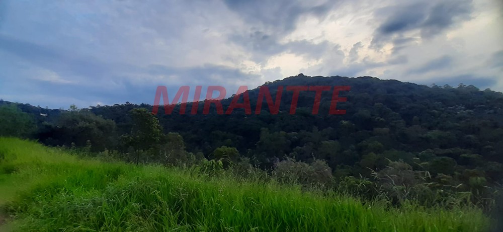 Terreno de 1036m² em Serra da Cantareira