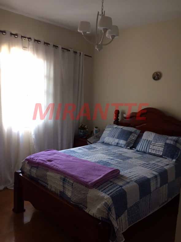 Sobrado de 215m² com 3 quartos em Vila Mazzei