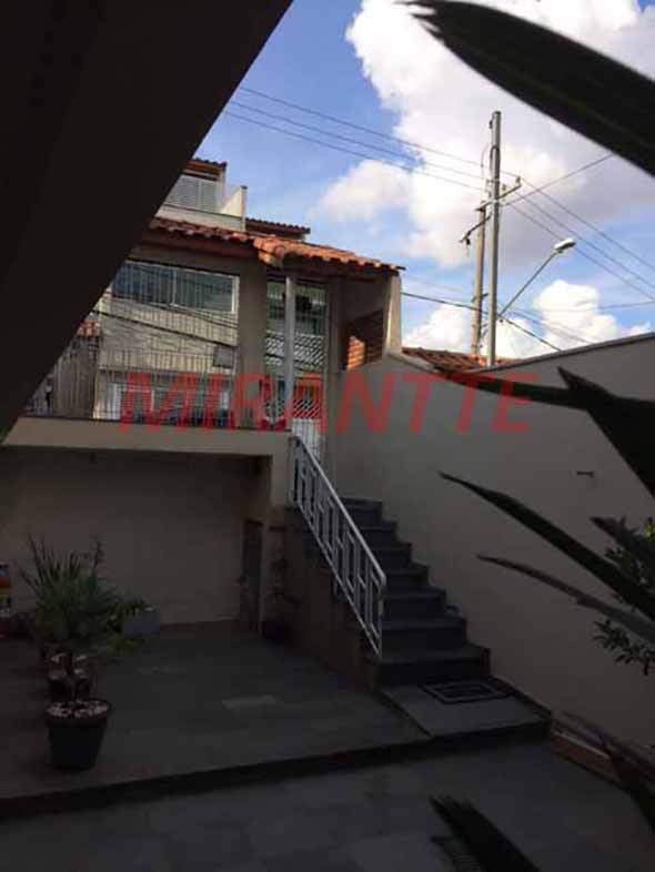 Sobrado de 215m² com 3 quartos em Vila Mazzei